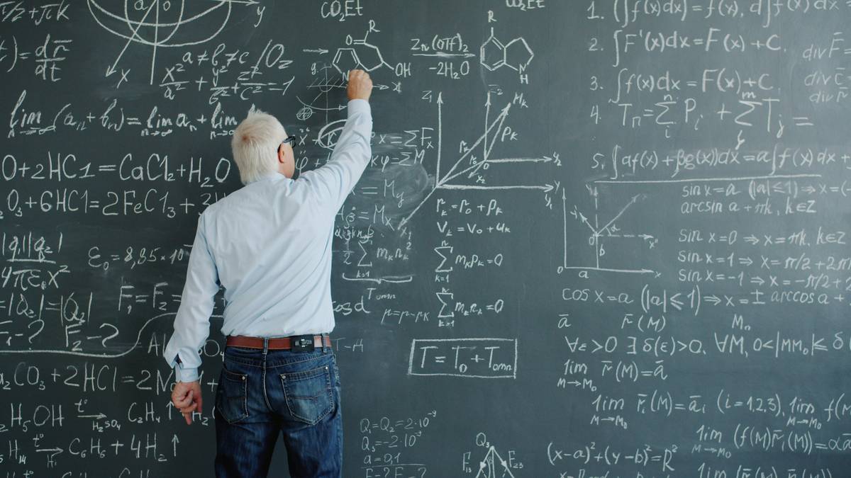 Debt snowball method calculator showing balance progression from smallest to largest debt